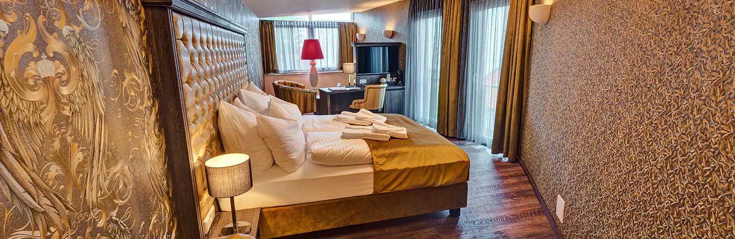 Goldenes Luxus Hotelzimmer - Corporate Design Hotel Ebusch