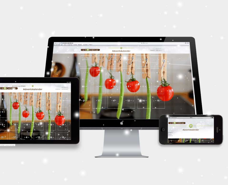 Ansicht des Weihnachtskalenders von Ü-Küchen im Web auf einem Monitor, einem Pad und einem Smartphone